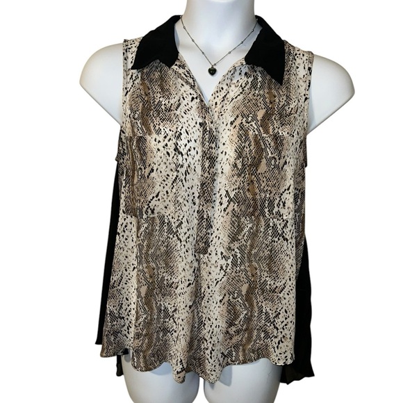 BCBG MaxAzria Sleeveless Snake Print Blouse Pleated Back Contrast Collar Medium - Picture 6 of 9